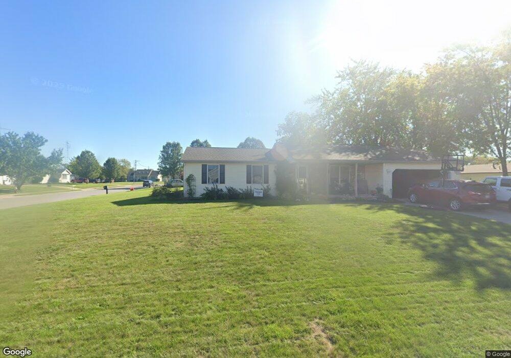 301 Cottonwood Dr, Wapakoneta, OH 45895 - photo 1