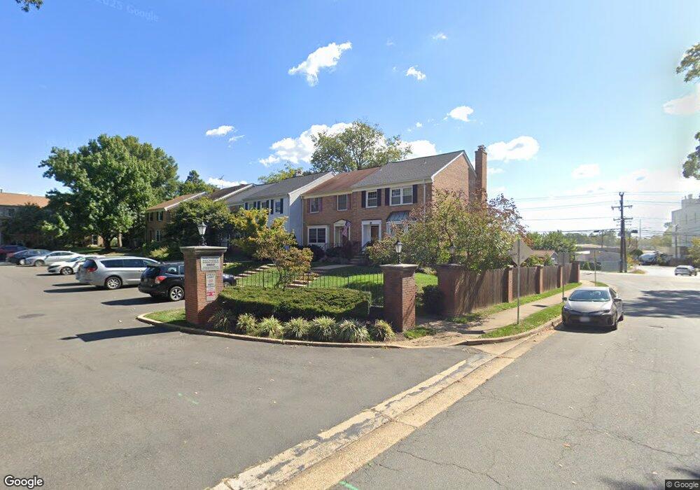 2425 Falls Place Ct, Falls Church, VA 22043 - photo 1