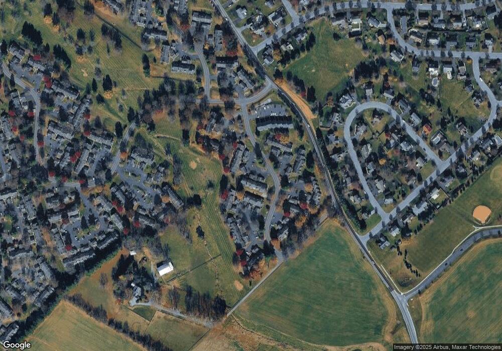 211 Barrington Ct, Palmyra, PA 17078 - photo 1