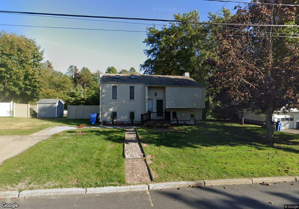 272 Locust Glen Dr, Cranston, RI 02921 - photo 1