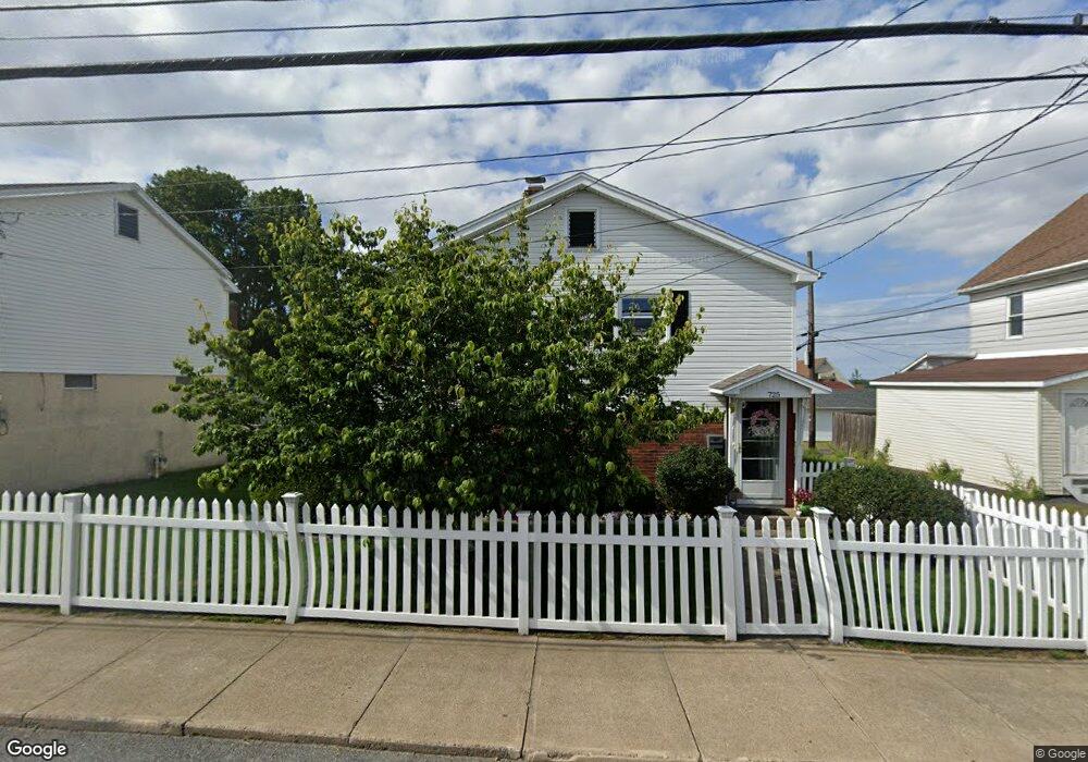 725 W 7th St, Hazleton, PA 18201 - photo 1