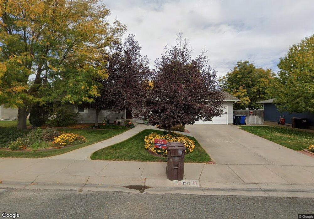 1917 E 30th St, Scottsbluff, NE 69361 - photo 1