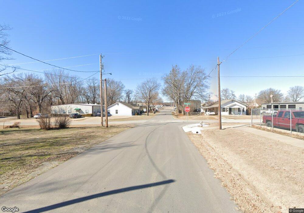 374 W Claremore St, Claremore, OK 74017 - photo 1