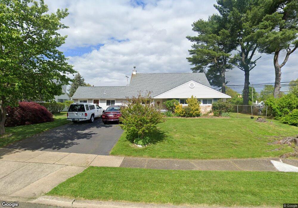 2 Dolphin Rd, Levittown, PA 19056 - photo 1