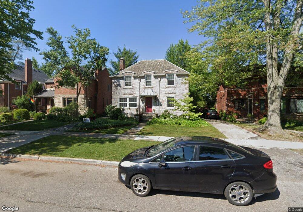 281 Mckinley Ave, Grosse Pointe Farms, MI 48236 - photo 1