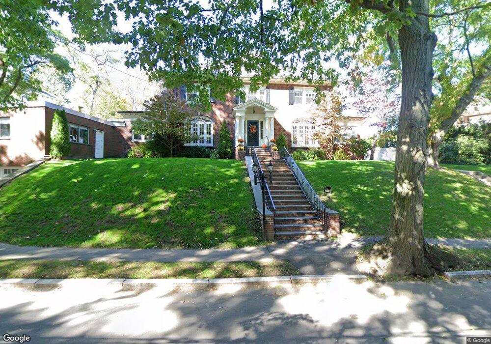 51 Colbourne Crescent unit 51, Brookline, MA 02445 - photo 1