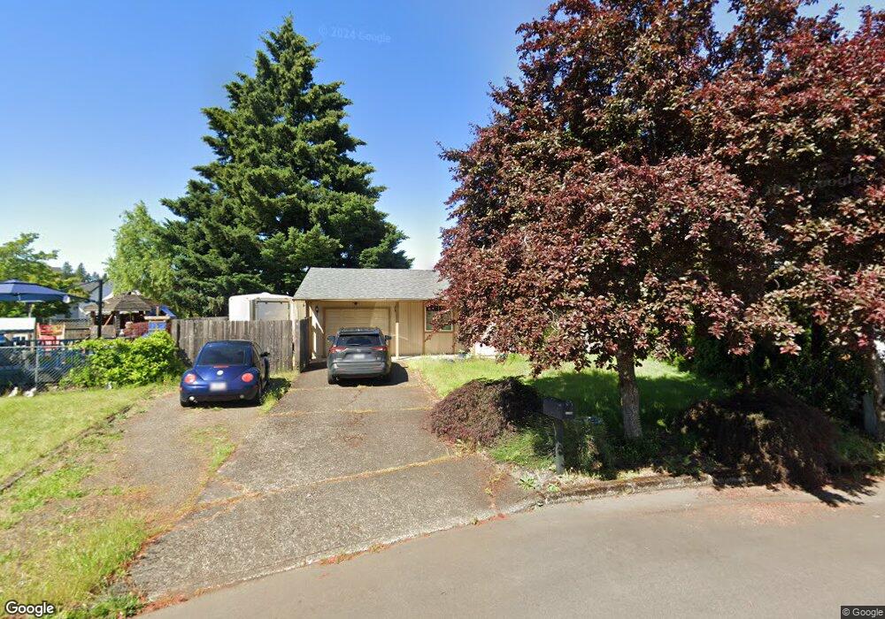 1155 NE 13th Cir, Canby, OR 97013 - photo 1