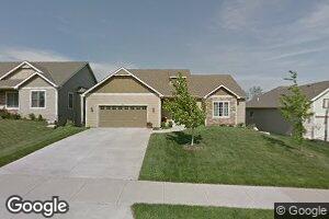 816 Diamondhead Dr, Lawrence, KS 66049