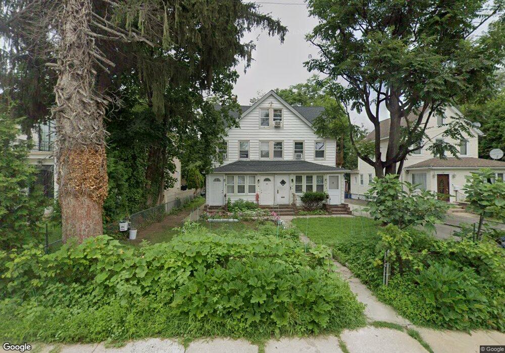 33 Hicks Ln unit A, Great Neck, NY 11024 - photo 1