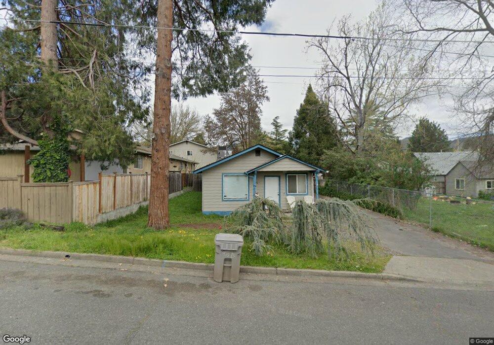 910 NW D St, Grants Pass, OR 97526 - photo 1