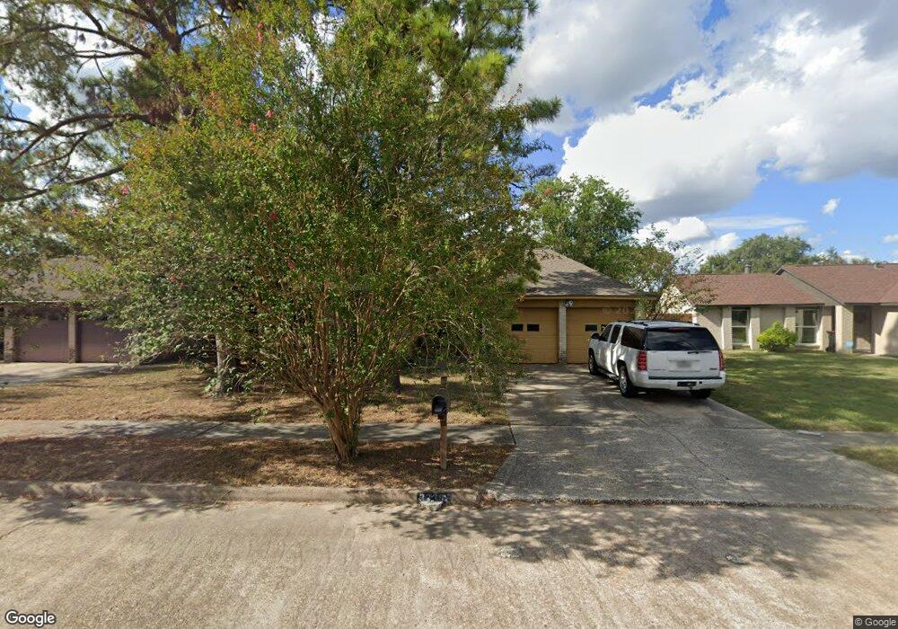 3330 Willow Tree Dr, Houston, TX 77066 - photo 1