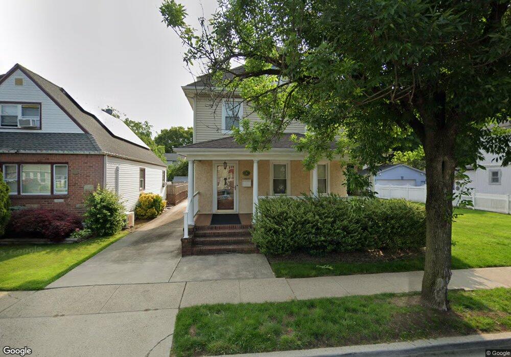 10 Covert Ave, New Hyde Park, NY 11040 - photo 1