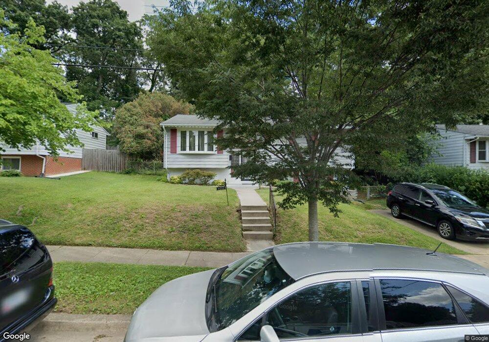 9218 Rolling View Dr, Lanham, MD 20706 - photo 1