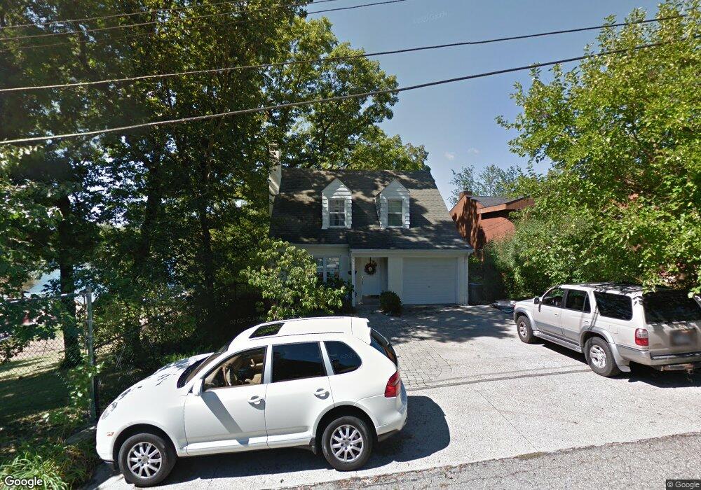 5660 Putnam Dr, West Bloomfield, MI 48323 - photo 1