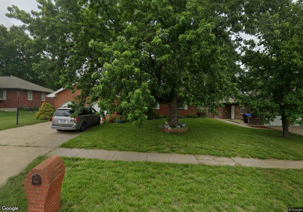 4018 SW 39th St, Topeka, KS 66610 - photo 1