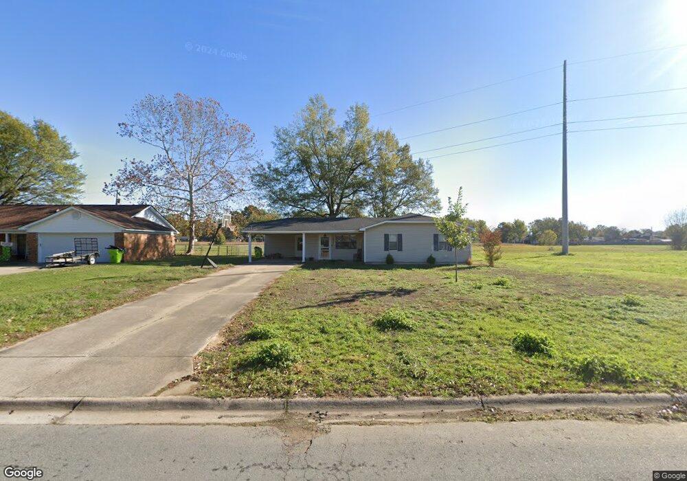 1911 S Oak St, Stuttgart, AR 72160 - photo 1