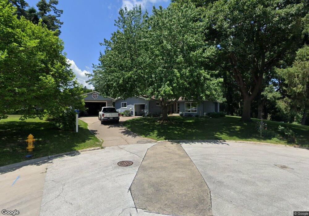 8 Waverly Ct, Davenport, IA 52804 - photo 1