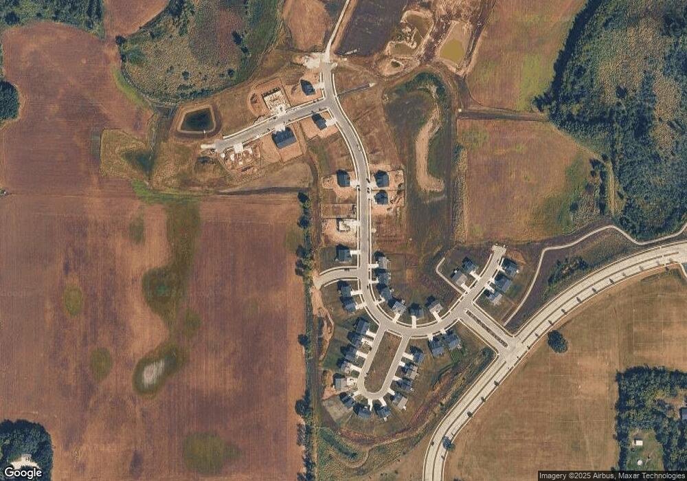 1366 Arrowood Cir W, Oconomowoc, WI 53066 - photo 1