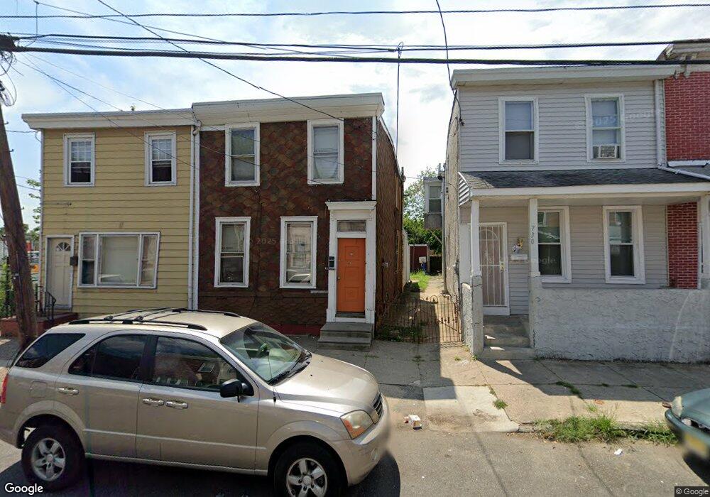 732 Spruce St, Camden, NJ 08103 - photo 1