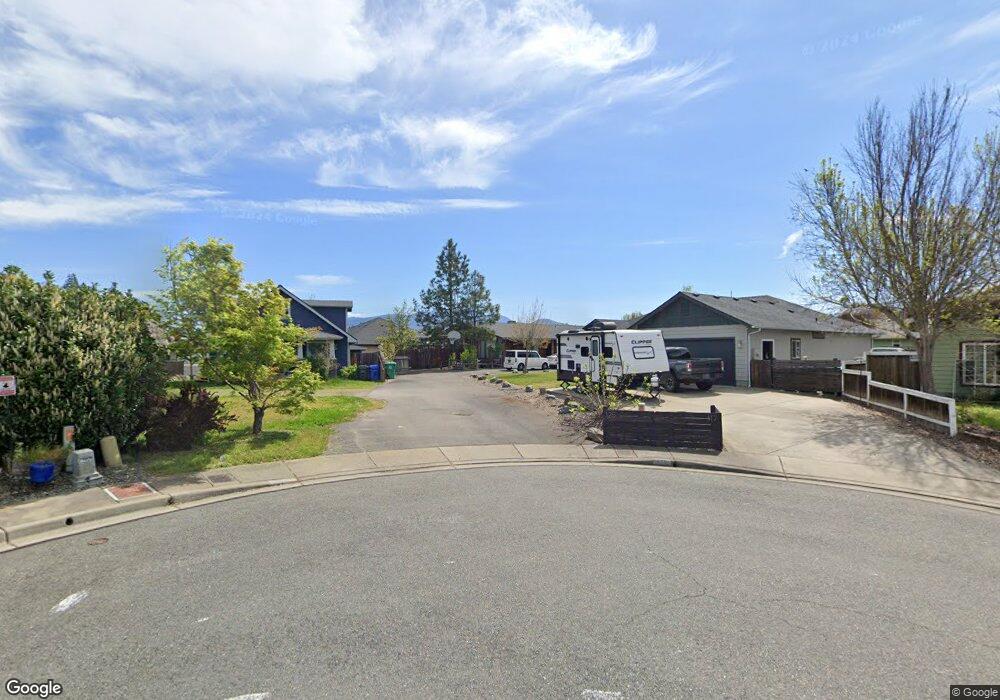 125 SW Lowe Ct, Grants Pass, OR 97527 - photo 1