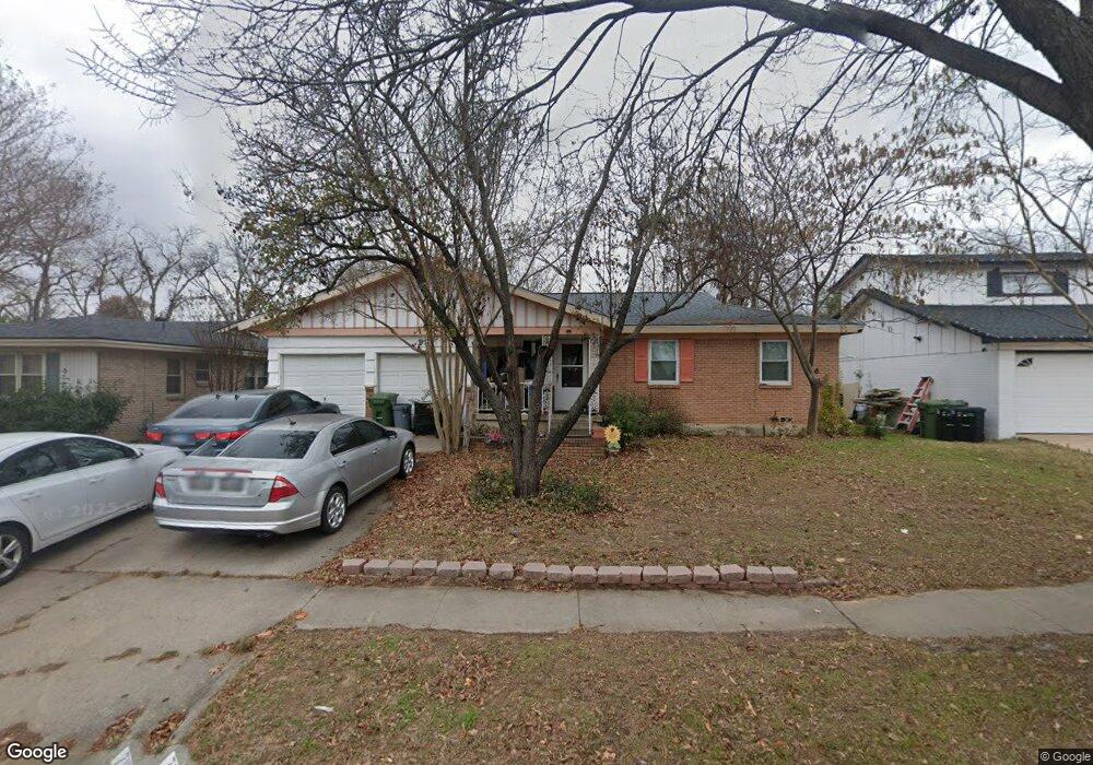 712 Willow St, Hurst, TX 76053 - photo 1