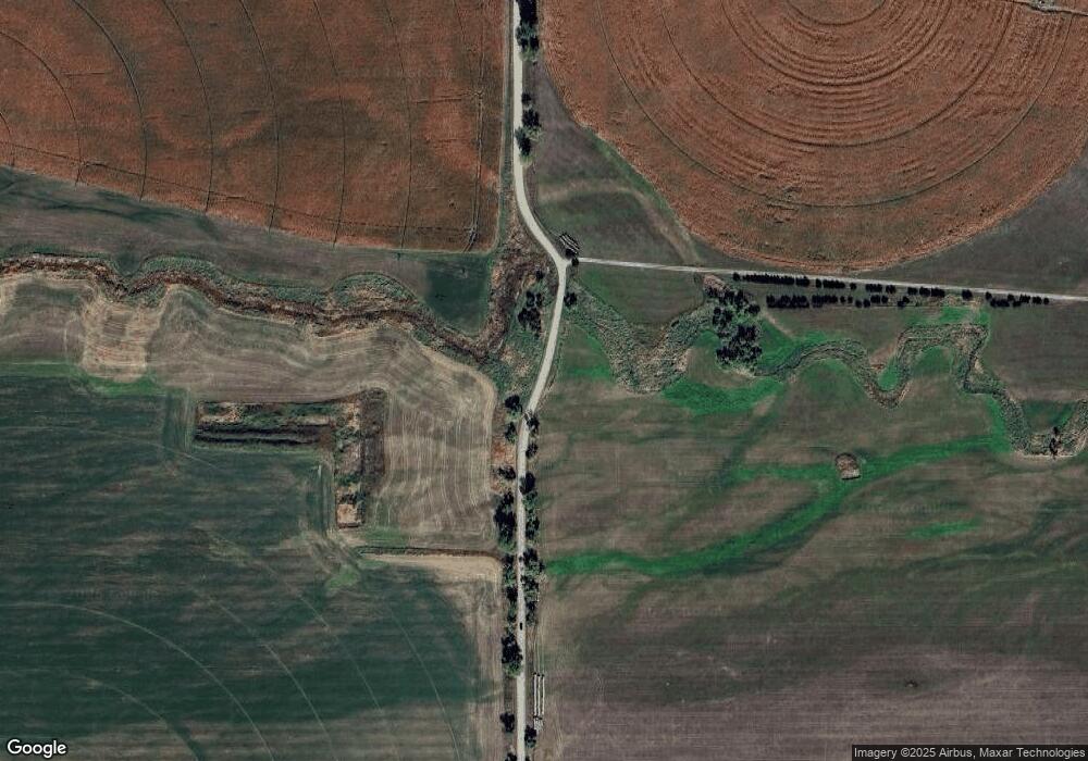 724 S Wagon Trail Rd, North Platte, NE 69101 - photo 1