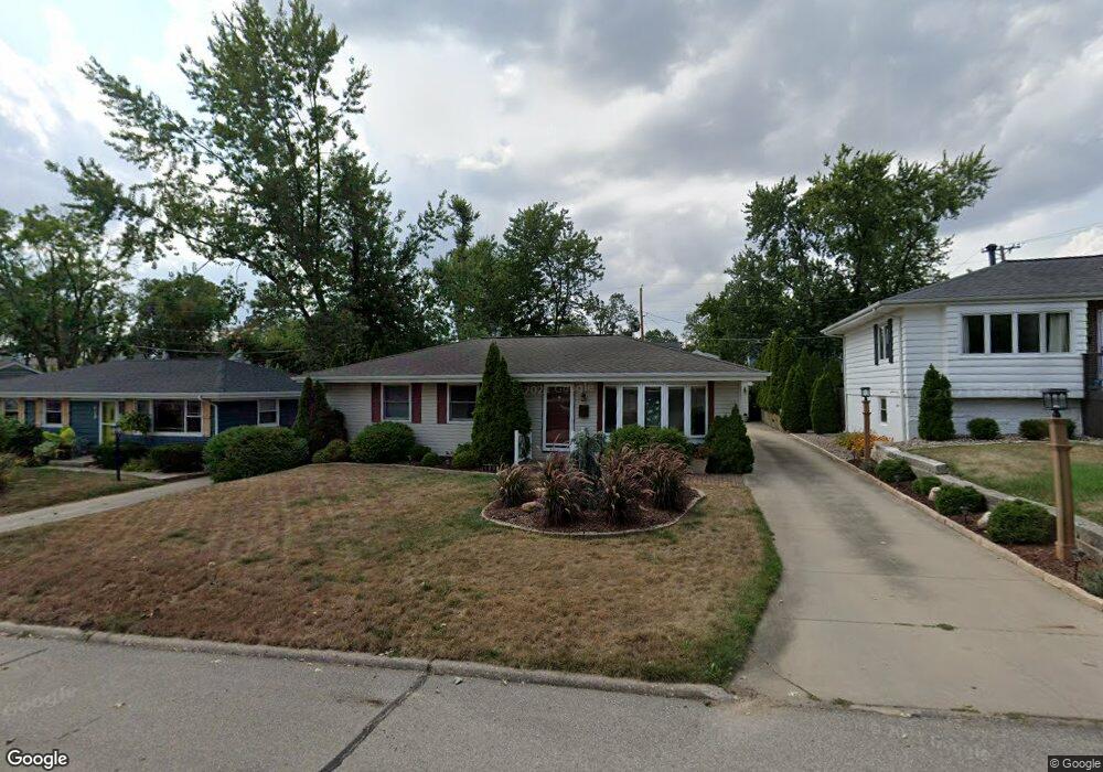 409 35th St SE, Cedar Rapids, IA 52403 - photo 1