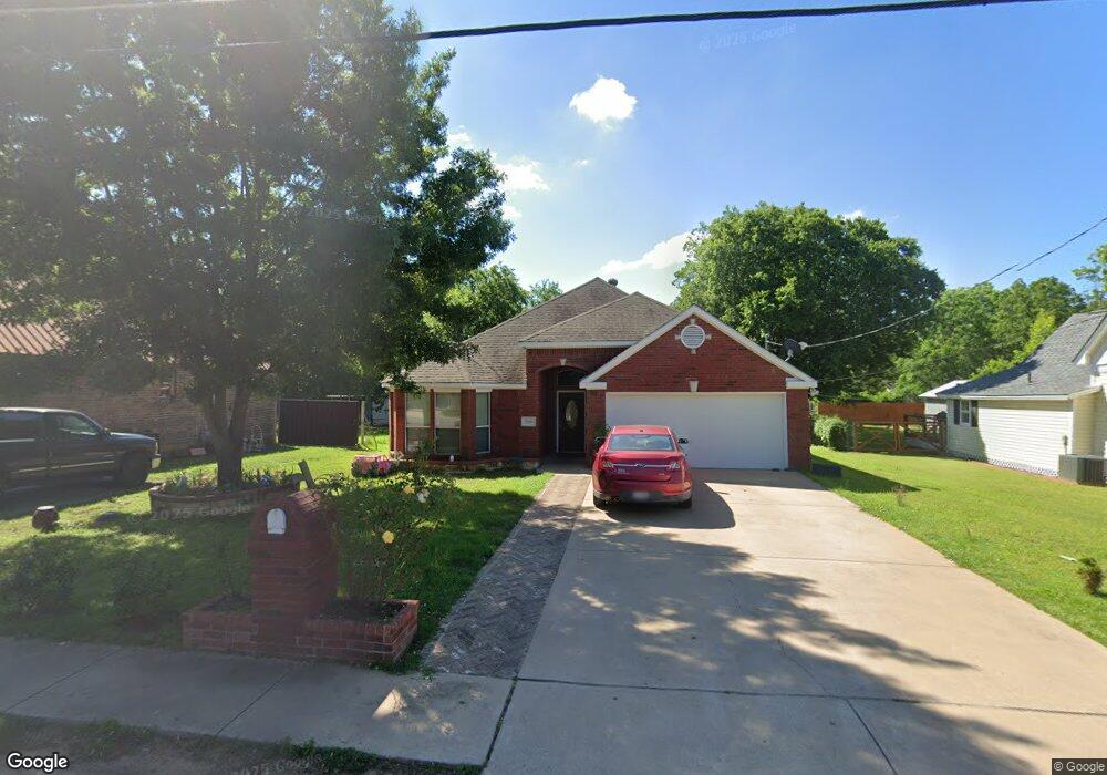 209 Monroe St, Cleburne, TX 76033 - photo 1