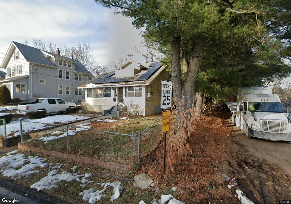 8 Hubbard St, Bloomfield, CT 06002 - photo 1