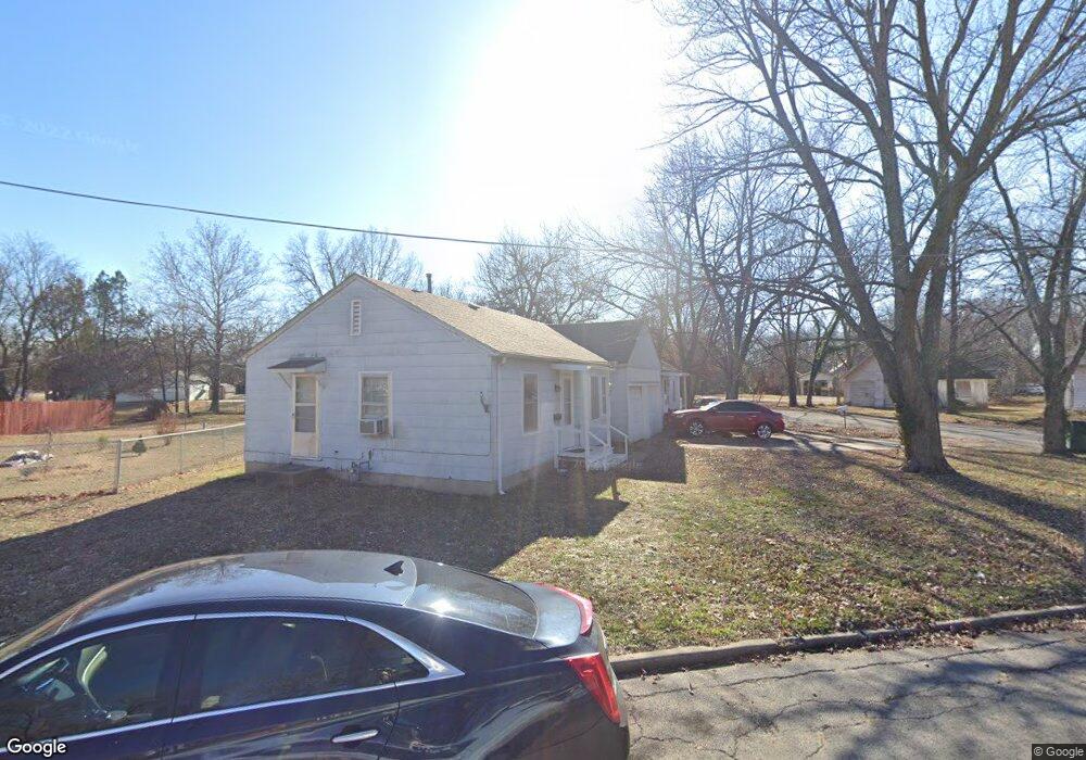 2918 Broadway Ave, Parsons, KS 67357 - photo 1