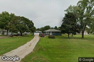 3921 Vern Acres Dr, Center Point, IA 52213
