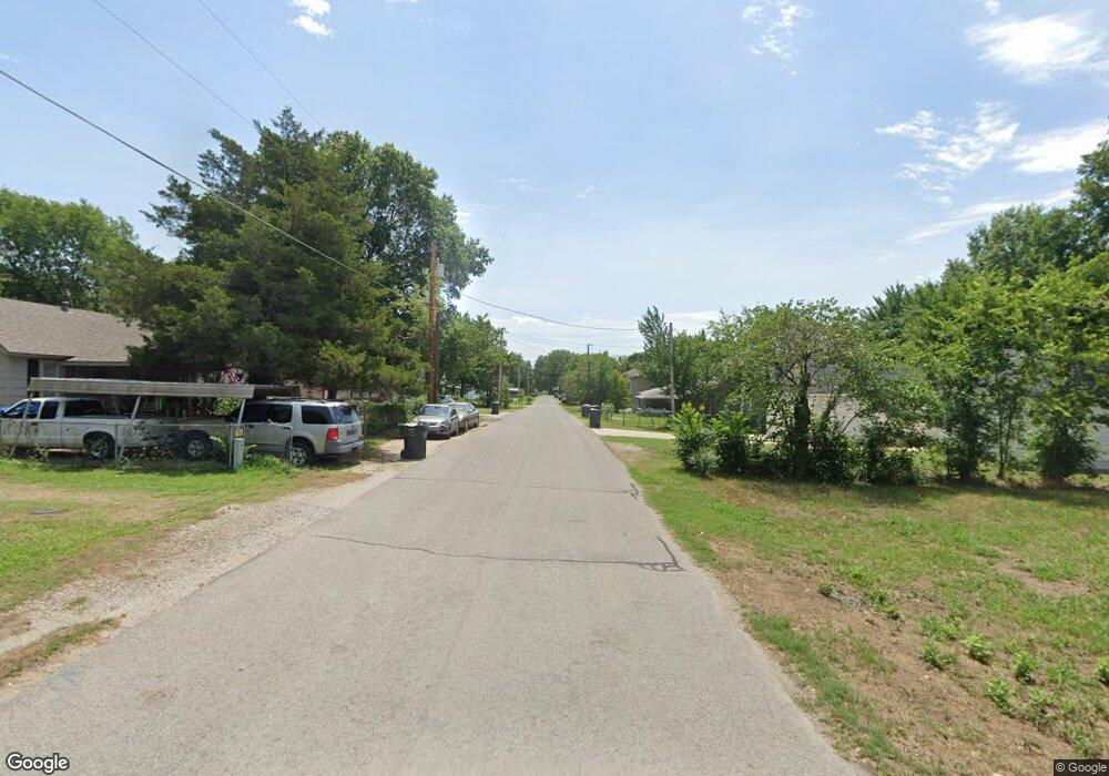 632 S Maryland Ave, Claremore, OK 74017 - photo 1