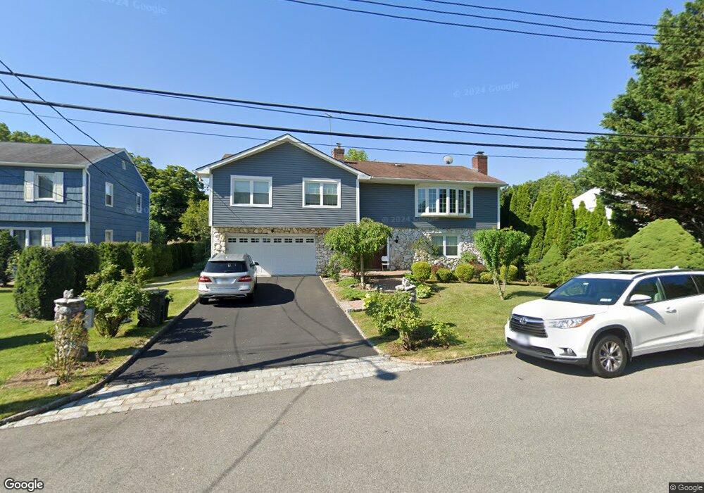 8 Fieldcrest Rd, Tuckahoe, NY 10707 - photo 1