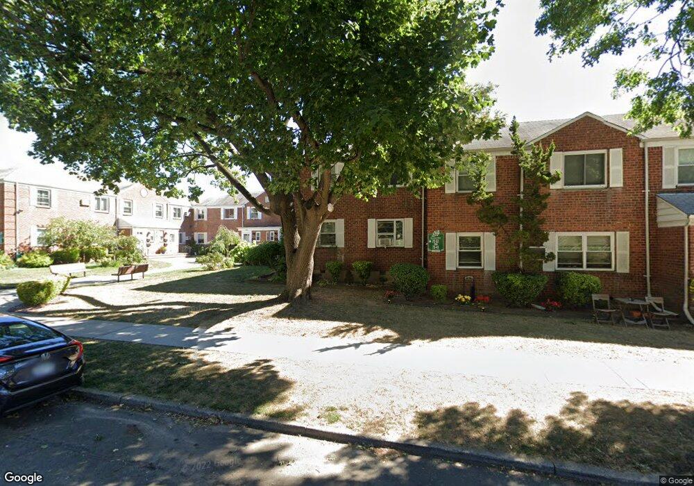 7347 Little Neck Pkwy unit 2nd Fl, Glen Oaks, NY 11004 - photo 1