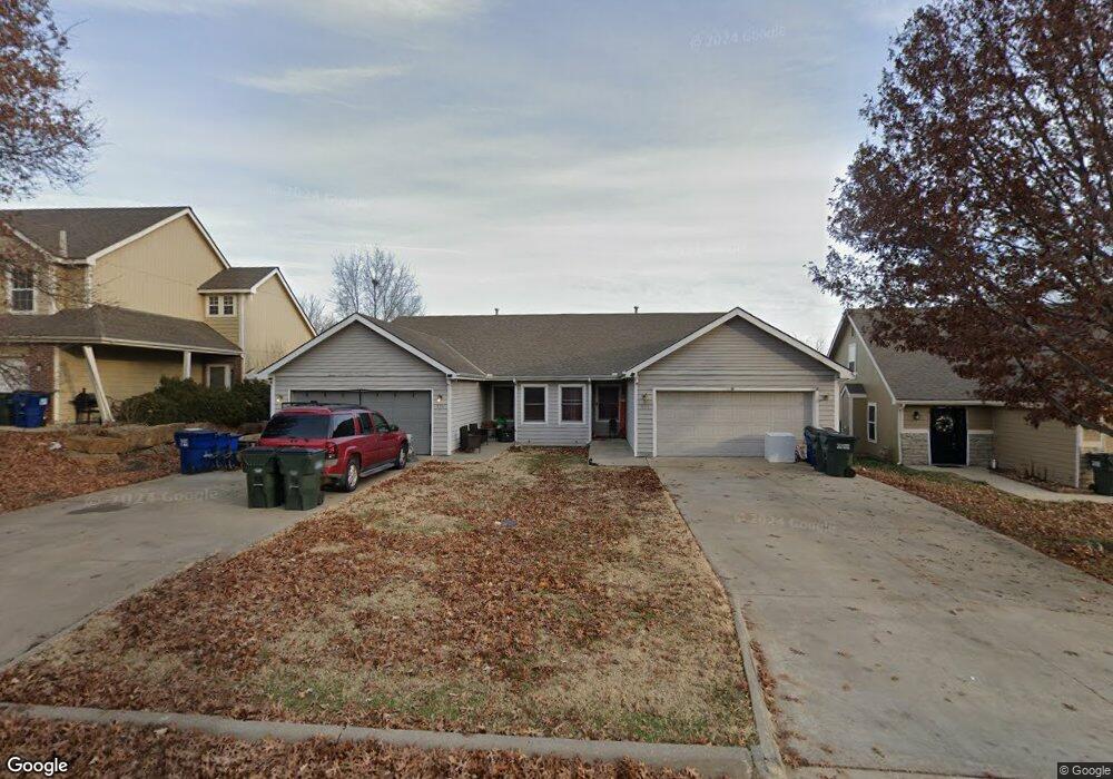 934 N Fieldstone Dr, Lawrence, KS 66049 - photo 1