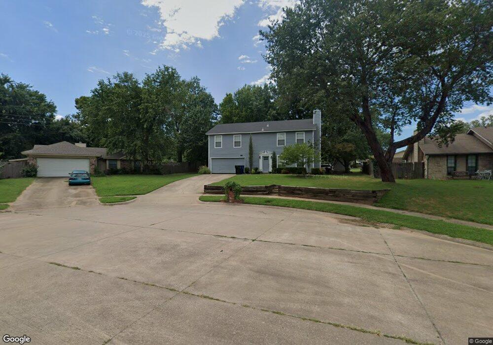 5606 S Juniper Place, Broken Arrow, OK 74011 - photo 1