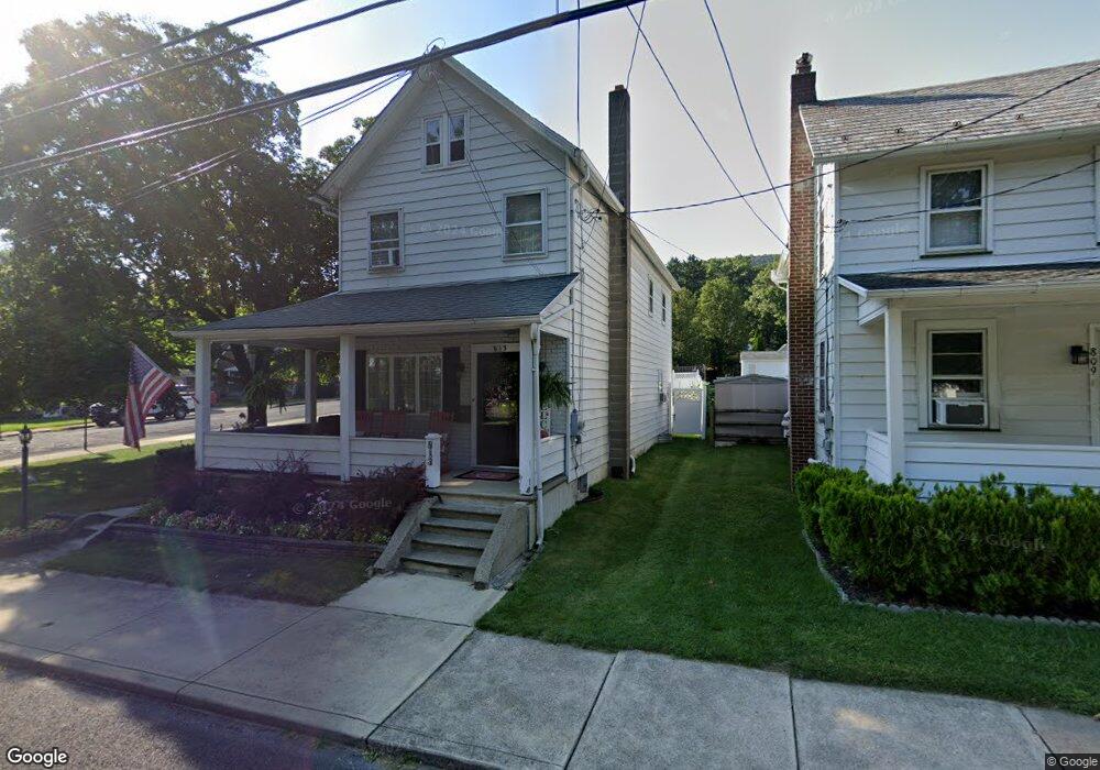 813 E Main St, Pen Argyl, PA 18072 - photo 1