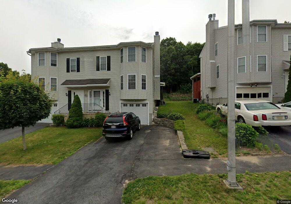 27 Nutmeg Dr, Worcester, MA 01603 - photo 1