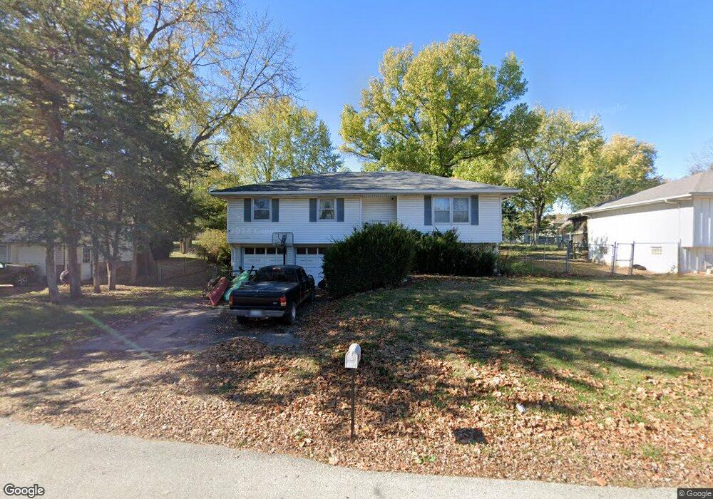 607 N 2nd Terrace Ct, Lansing, KS 66043 - photo 1