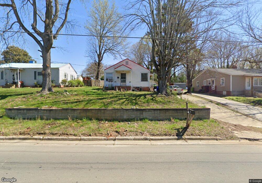 914 Greensboro Ave, Siler City, NC 27344 - photo 1