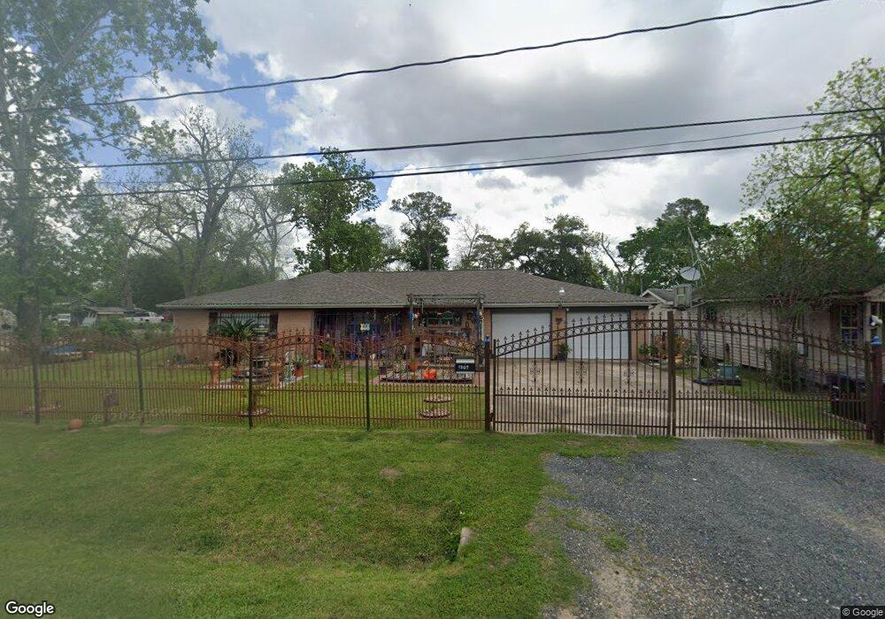 1307 Sadler St, Houston, TX 77022 - photo 1
