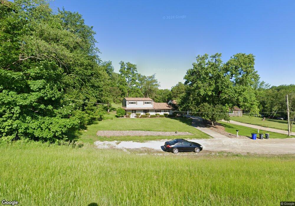 1640 Edgewood Dr NW, Cedar Rapids, IA 52405 - photo 1