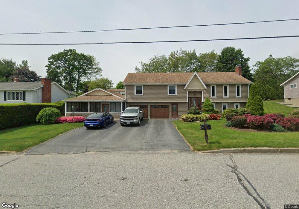 16 Roger Williams Dr, Greenville, RI 02828 - photo 1