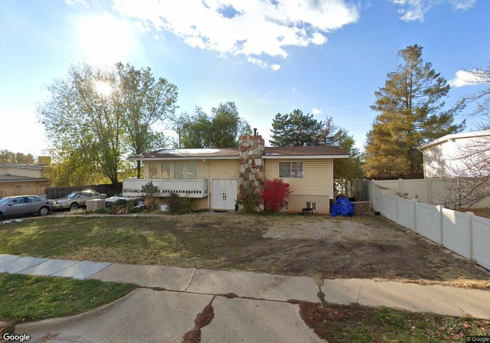 1077 N 300 W, Layton, UT 84041 - photo 1