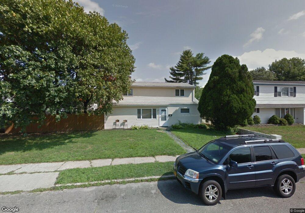 9 Reading Ln, Bethpage, NY 11714 - photo 1