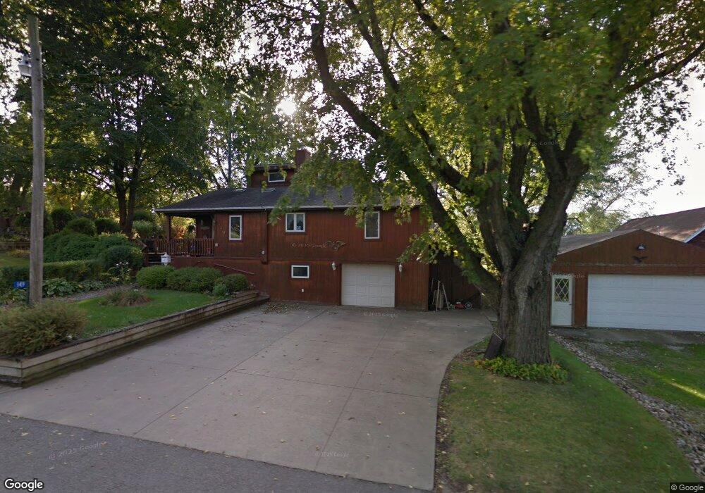 149 Hickory St, Newton, IA 50208 - photo 1