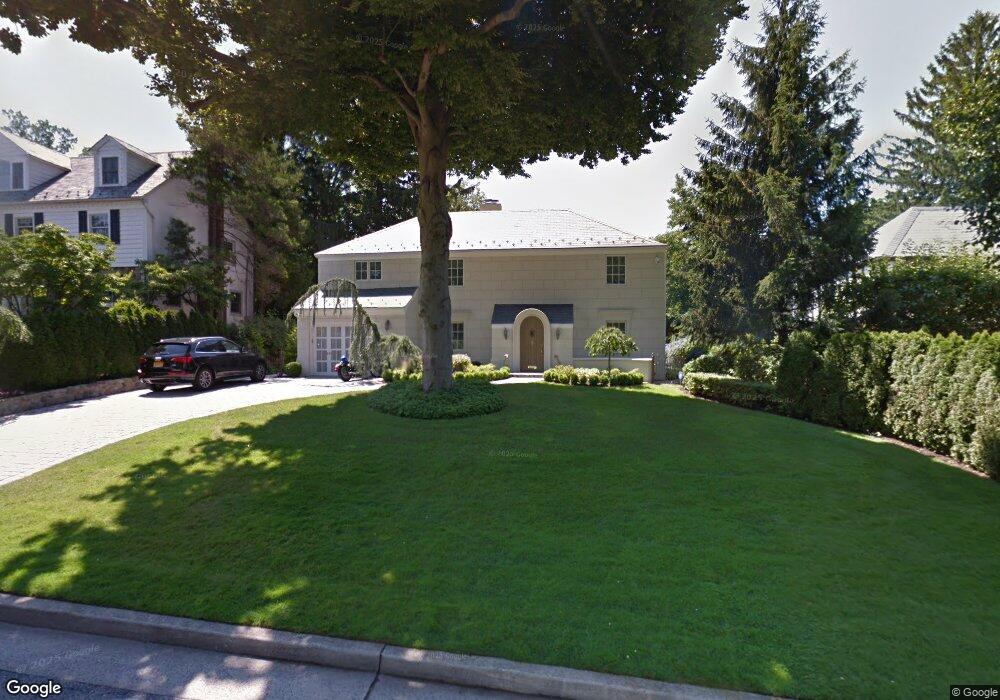 278 Mill Spring Rd, Manhasset, NY 11030 - photo 1