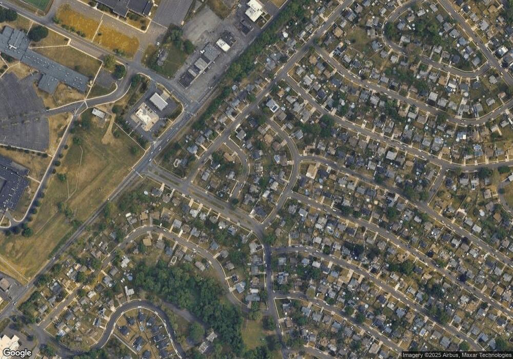 10 Arch Ln, Levittown, PA 19055 - photo 1