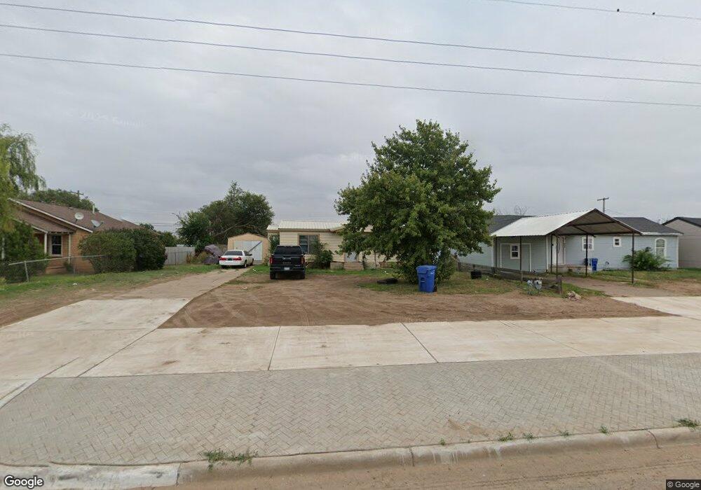 912 N Maddox Ave, Dumas, TX 79029 - photo 1