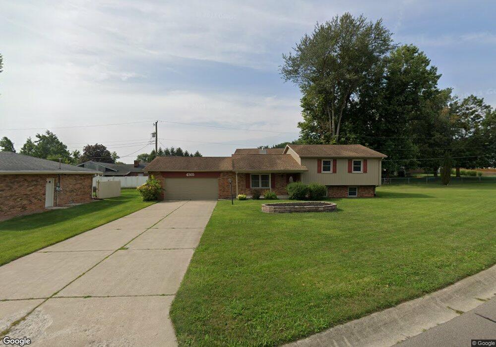 4505 Chapel Dr, Columbus, IN 47203 - photo 1